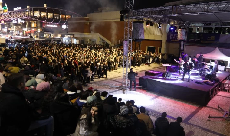 Konya da Üniversite öğrencilerinin kış festivali coşkusu