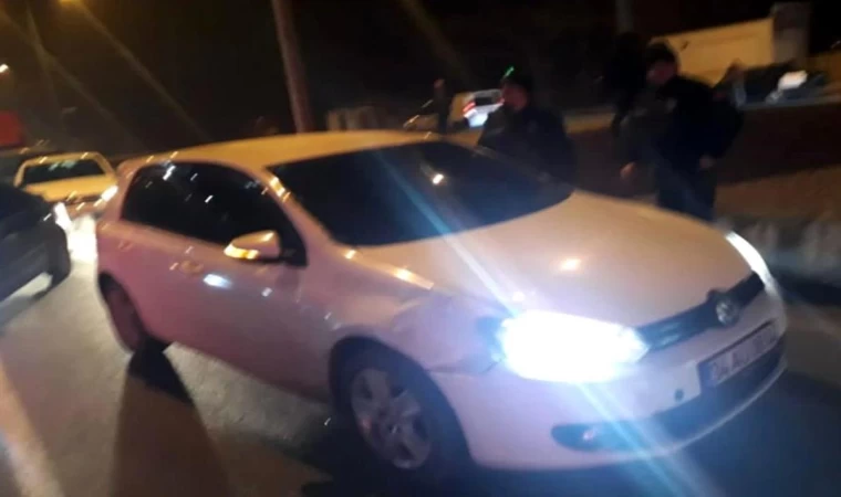 Ağrı Kupkıran Kavşağı'nda otomobilin çarptığı kadın yaralandı
